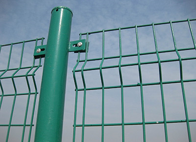 雙邊絲護(hù)欄的特色包含什么？